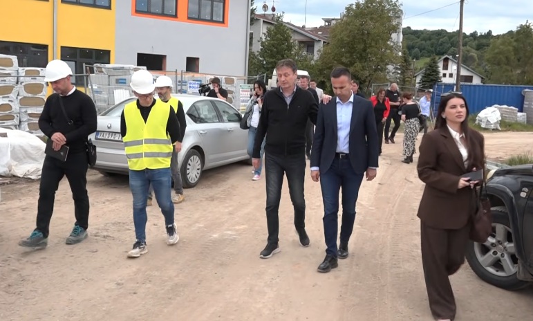 Velika ulaganja u obrazovanje: Pri kraju rekonstrukcija škole i izgradnja sportske hale u Gornjoj Toplici