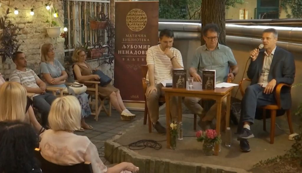 NASTAVLJA  SE MANIFESTACIJA  BOOK-a u DVORIŠTU
