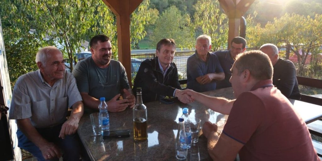 Glišić posetio domaćinstva u okolini Valjeva: Vodosnabdevanje i putna infrastruktura glavne teme razgovora