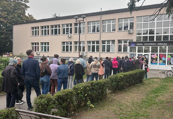 IZLAZNOST U VALJEVU DO 12 ČASOVA: Svoje biračko pravo iskoristilo 31,4 odsto građana!