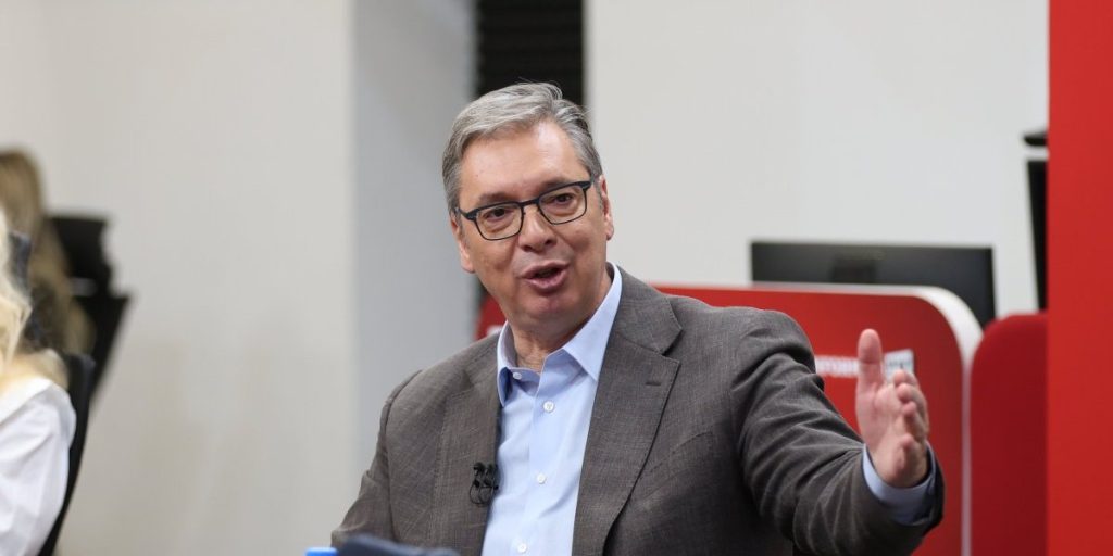 VUČIĆ POSLAO PORUKU PRED IZBORE: „U nedelju se brane mir i stabilnost Srbije!“