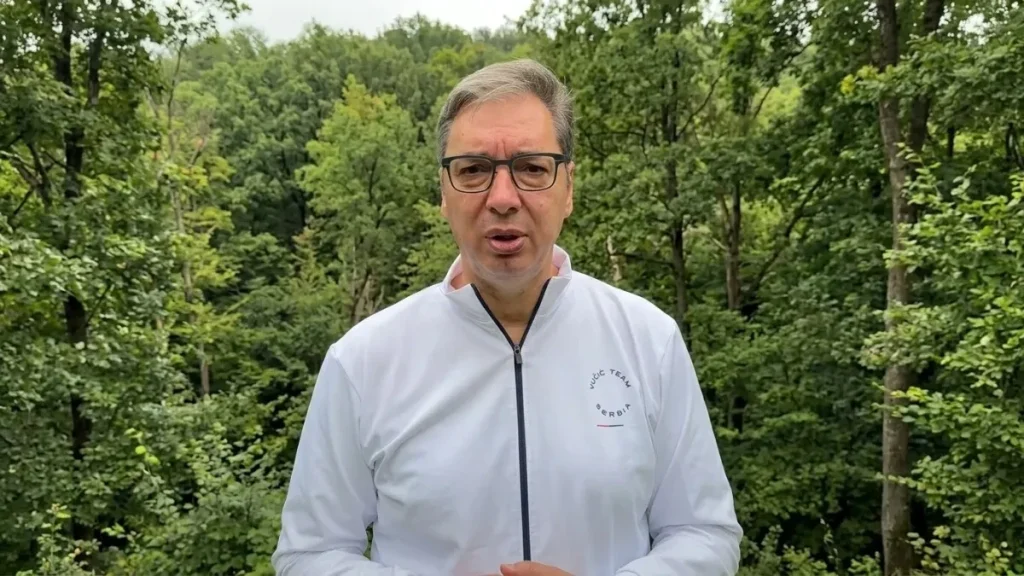 „Od programa, ostala im je samo laž“ Vučić demantovao blokaderske izmišljotine o helikopteru (VIDEO)